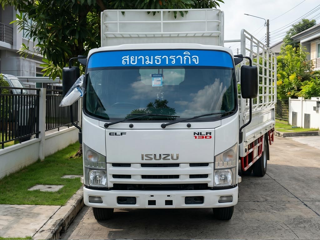 งานติดตั้งสติ๊กเกอร์แถบบังแดดกระจกหน้ารถบริษัททึบแสงตามมาตรฐานภาพลักษณ์องค์กร B2B