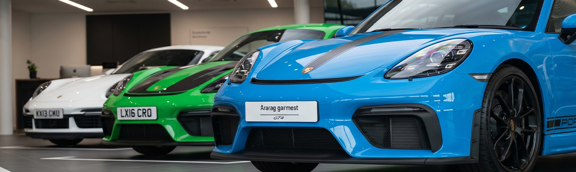 ขั้นตอนการวัดระยะและติดตั้งสติ๊กเกอร์ฝากระโปรงรถ Porsche โดยช่างผู้เชี่ยวชาญมาตรฐาน 3M Certified Installer