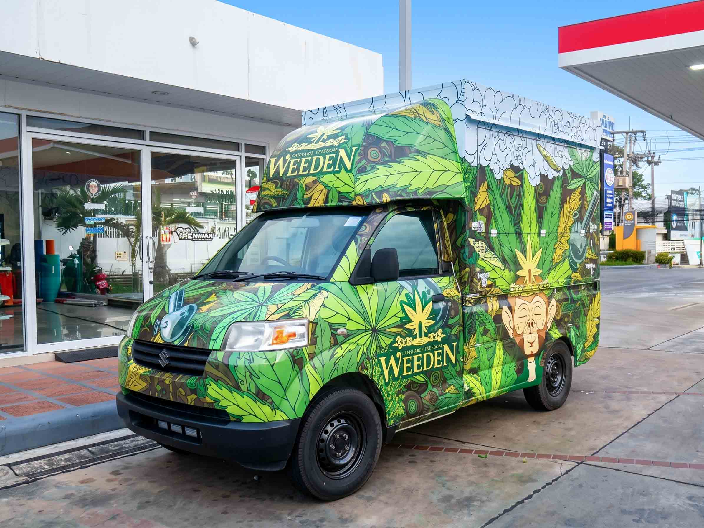 รถกระบะ Suzuki Carry ดัดแปลงเป็น Event Truck ติดสติ๊กเกอร์แบรนด์ Weeden เต็มคัน เป็นอีกหนึ่งงานที่ต้องการการดูแลและบำรุงรักษางานฟลีทรถองค์กรให้พร้อมออกงาน