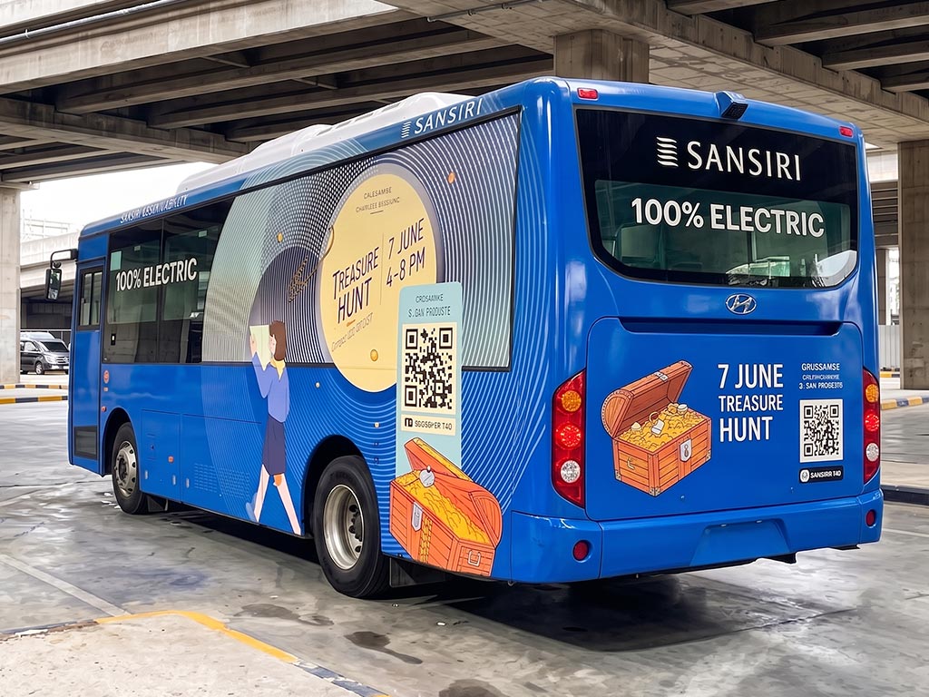 สติ๊กเกอร์ท้ายรถ Roadshow ติดรถบัส Sansiri แสดง QR Code สแกนง่าย และข้อความ 7 JUNE TREASURE HUNT