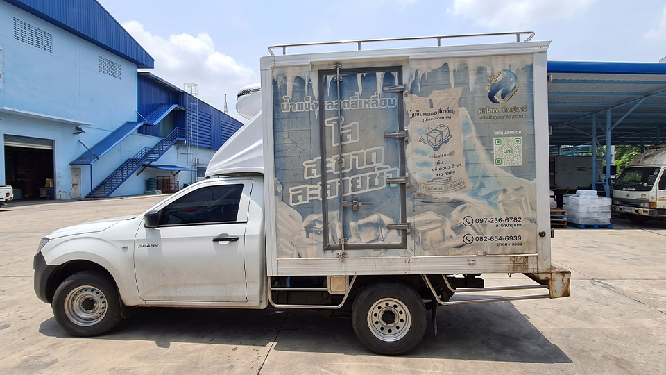 บริการรีแบรนด์รถบริษัทติดสติ๊กเกอร์ห้องเย็นทึบแสงเพื่อโปรโมทแบรนด์องค์กร