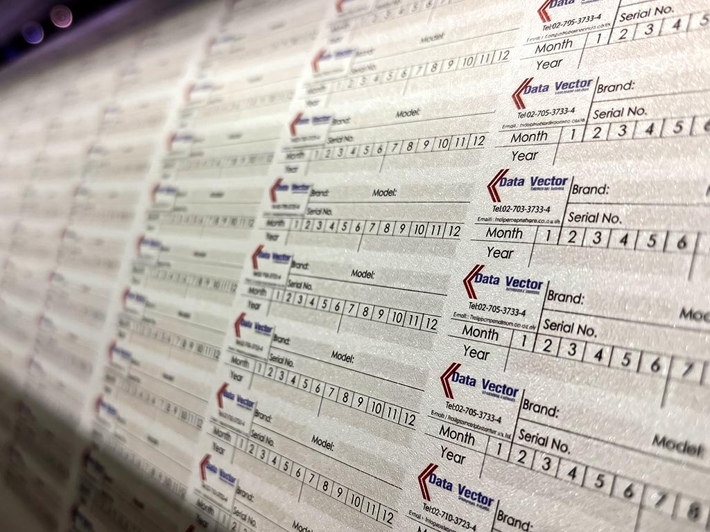 สติกเกอร์ฟอยล์เงินด้าน ป้าย Calibration PM และตรวจสอบเครื่องจักร รองรับการเขียนหน้างาน