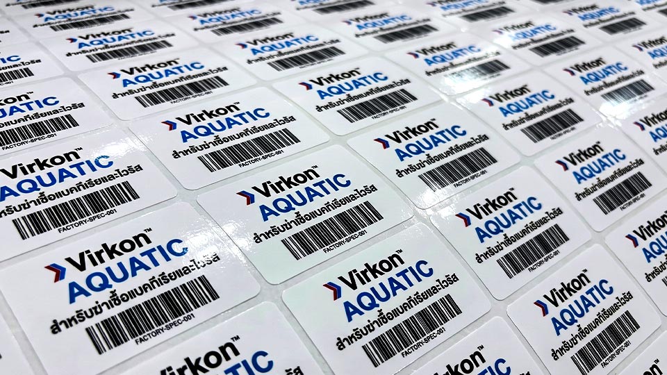 สติ๊กเกอร์บาร์โค้ดโรงงาน Virkon AQUATIC คอนทราสต์สูง รหัส FACTORY-SPEC-001 แท่งรหัสและตัวอักษรคมชัด