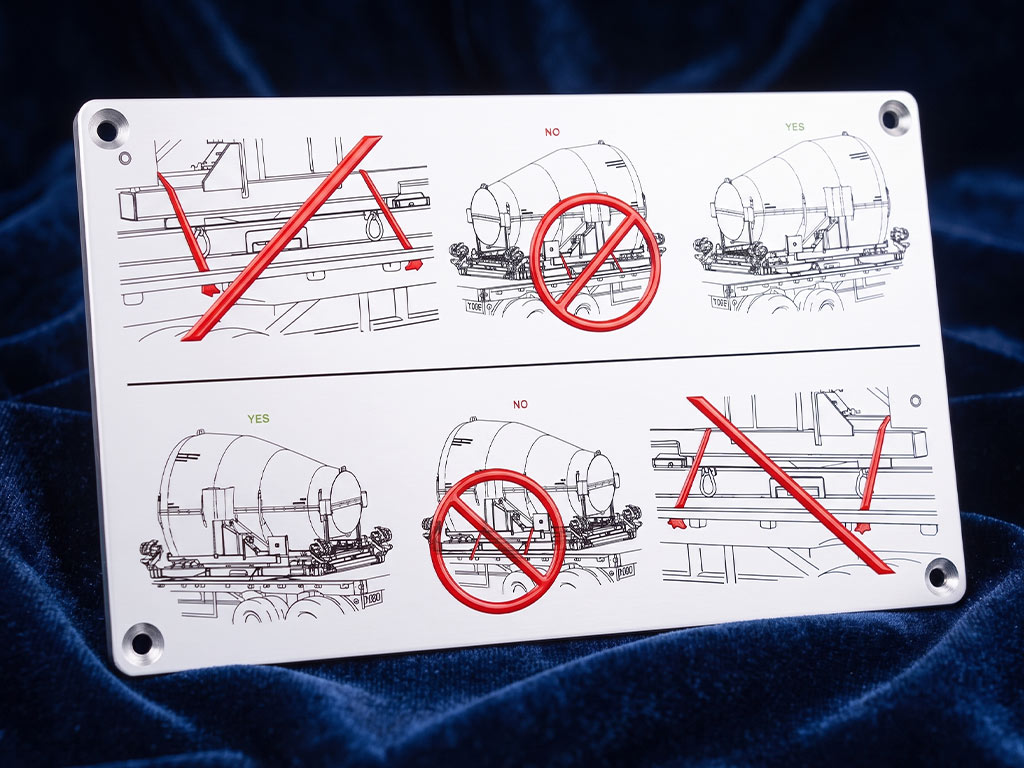 ป้ายเนมเพลทเครื่องจักรและ Data Plate โลหะเจาะรูเตเปอร์ฝังหัวน็อต ทนแรงเฉือนและสภาพอากาศกลางแจ้ง ไม่หลุดร่อน
