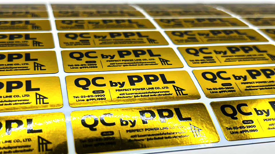 สติ๊กเกอร์ฟอยล์สีทองพิมพ์สกรีนสีดำ QC by PPL สำหรับป้ายรับรองมอเตอร์เกียร์อุตสาหกรรม คอนทราสต์สูง ทนไอน้ำมันเครื่องจักร