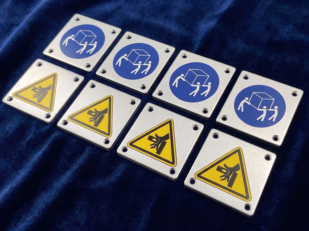 ป้ายเนมเพลทเครื่องจักรและ Data Plate สัญลักษณ์ความปลอดภัย ISO อะลูมิเนียมแฮร์ไลน์ สีสดมาตรฐานสากล ยกระดับมาตรฐานโรงงานอุตสาหกรรม
