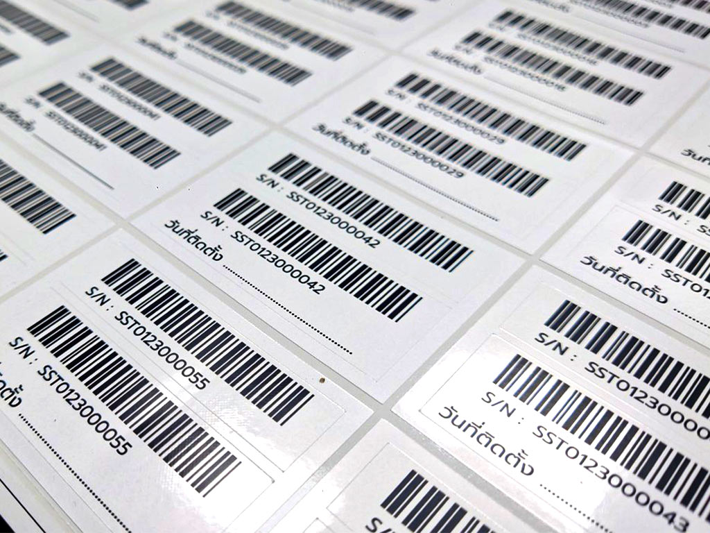 สั่งทำสติ๊กเกอร์ Asset Tag บาร์โค้ดคมชัดสูงทดสอบค่า Contrast ป้องกันปัญหาสแกนไม่ติดในรอบตรวจนับ