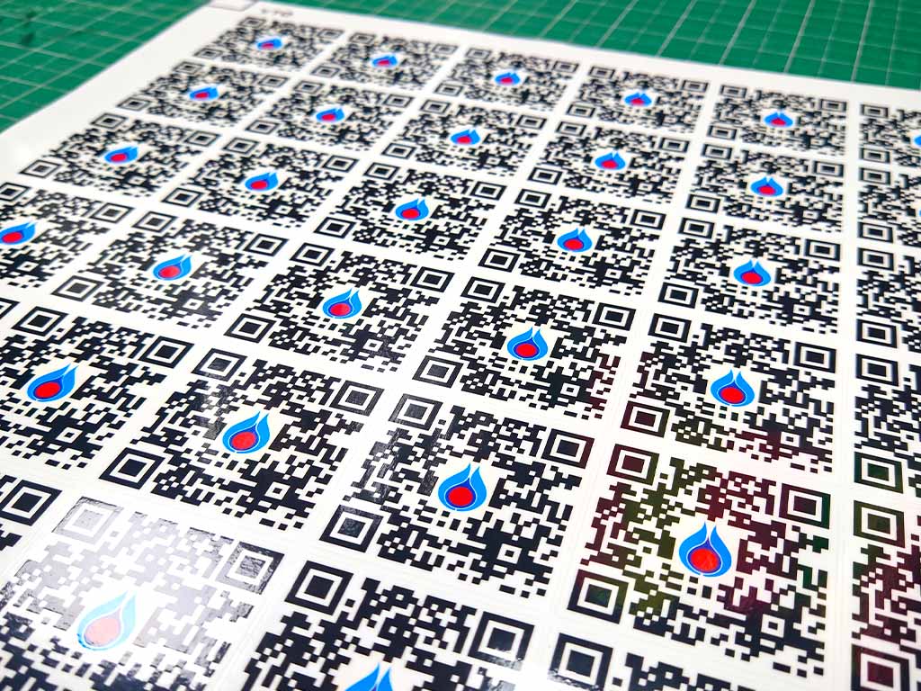 ฉลาก QR Code สังเคราะห์สำหรับสายการผลิต ทนทานต่อการขูดขีดและการใช้งานคลังสินค้า