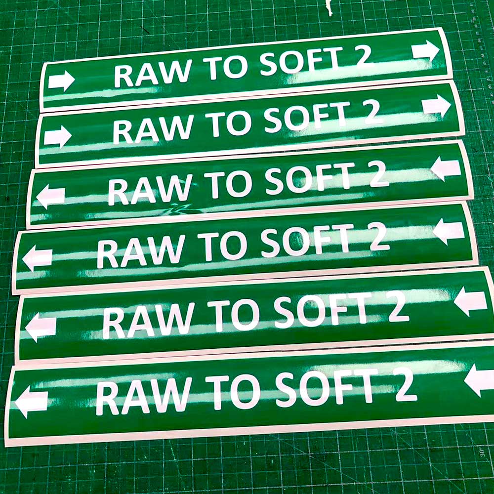 ป้าย Wayfinding ป้ายบอกทาง ห้อง และ แผนก ข้อความ RAW TO SOFT 2 สีเขียวแถบขาวพร้อมลูกศรนำทาง สำหรับโรงงาน