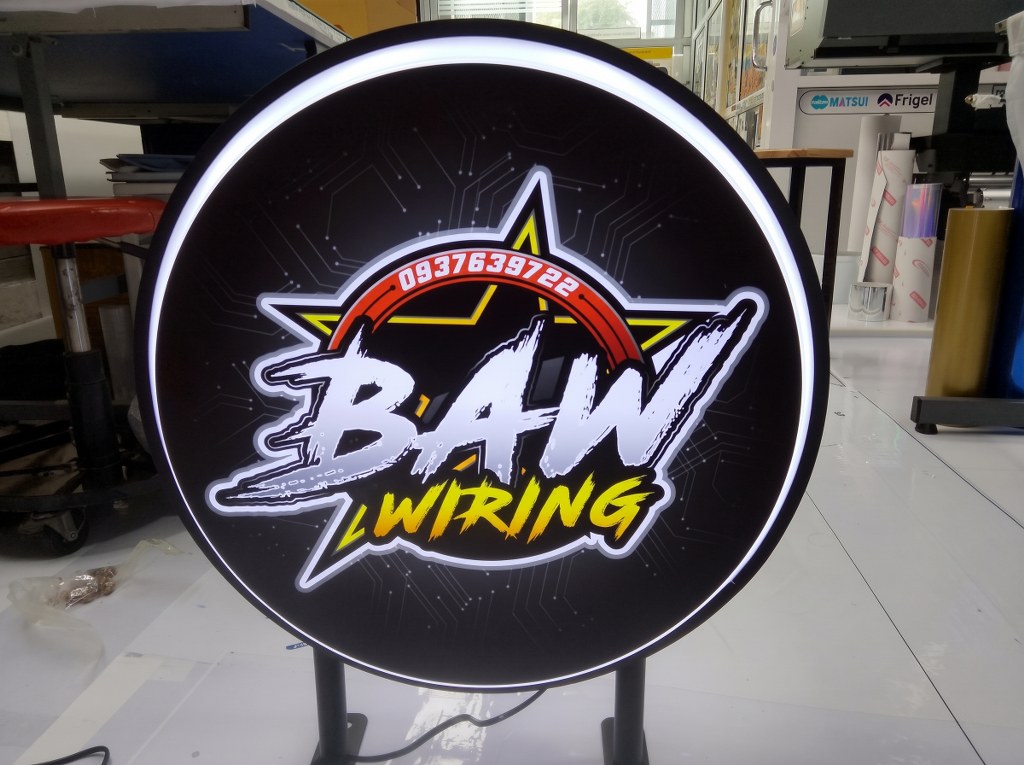 รับทำสติ๊กเกอร์ติดภายนอก ทนแดด ทนฝน ติดป้ายไฟวงกลม BAW WIRING งานกลางแจ้งทน UV ทนความชื้น อายุใช้งานยาว