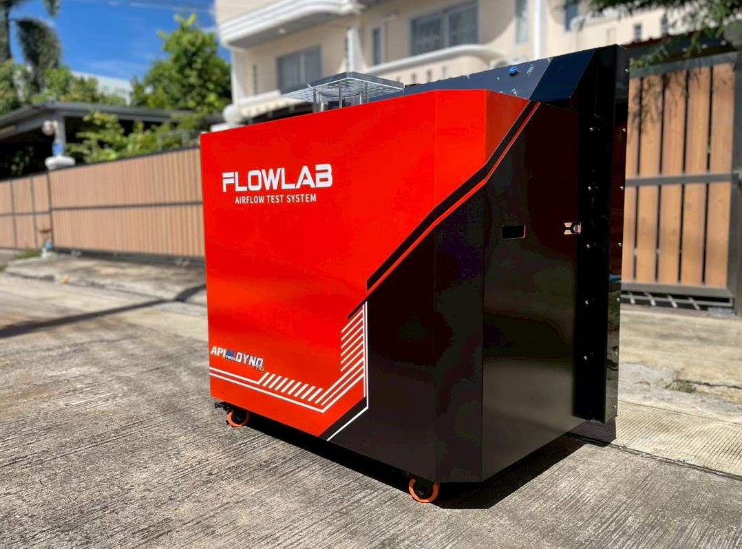 ป้ายตู้คอนโทรลอุตสาหกรรมติดผิวโลหะเคลือบสีดำและแดง สำหรับตู้ควบคุมเครื่องจักรเคลื่อนที่