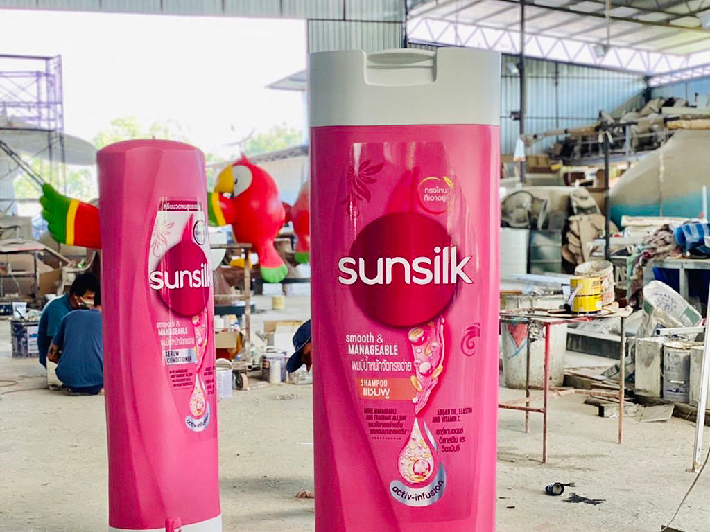 สื่อประชาสัมพันธ์จำลองแพ็กเกจจิ้งขวด Sunsilk ขนาดใหญ่ งานพิมพ์เคลือบผิวทนรอยสำหรับจัดแสดงสินค้า