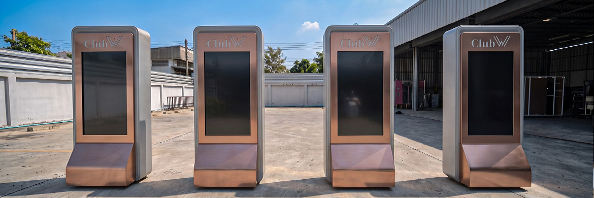 สติ๊กเกอร์ติดภายนอก Outdoor สำหรับคีออสต์หน้า LCD โครงโลหะ คัดสรรระบบฟิล์มและกาวให้ทนทานต่อแสงแดดจัดและความชื้นหน้างานจริง