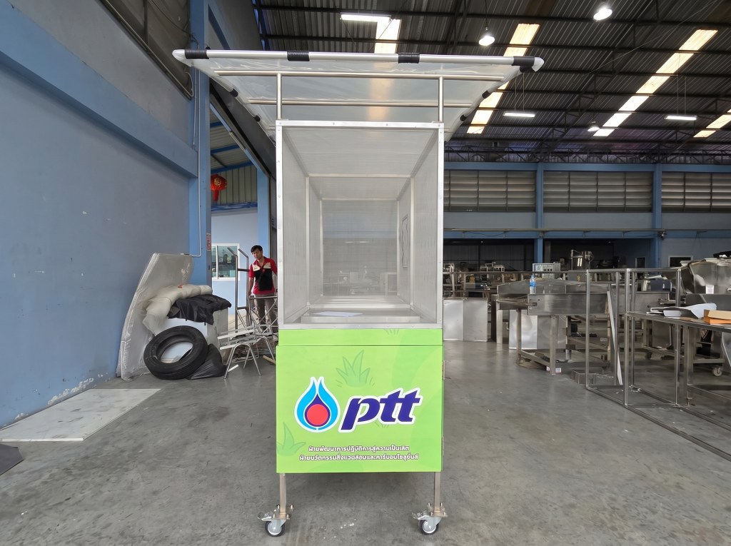 รับทำสติ๊กเกอร์กาวเหนียวพิเศษติดผิว Powder Coat และโลหะรถเข็น PTT ทนแดด ทนความชื้นสูง