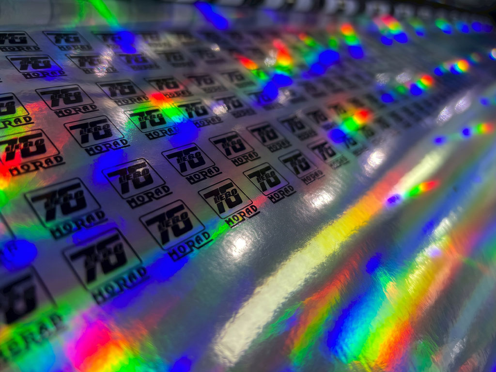 แถวลอยแสงสีรุ้ง สติกเกอร์แสดงร่องรอยเมื่อเปิด กันปลอม ม้วนยาวสะท้อนประกายแสงโดดเด่น
