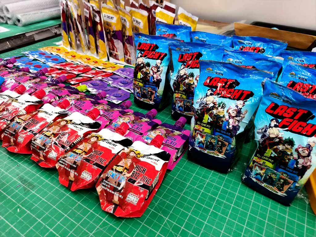 รับผลิตสติ๊กเกอร์ฉลาก อย. บรรจุภัณฑ์ฟอยล์ลายการ์ตูน สีสด มิติภาพคมชัด