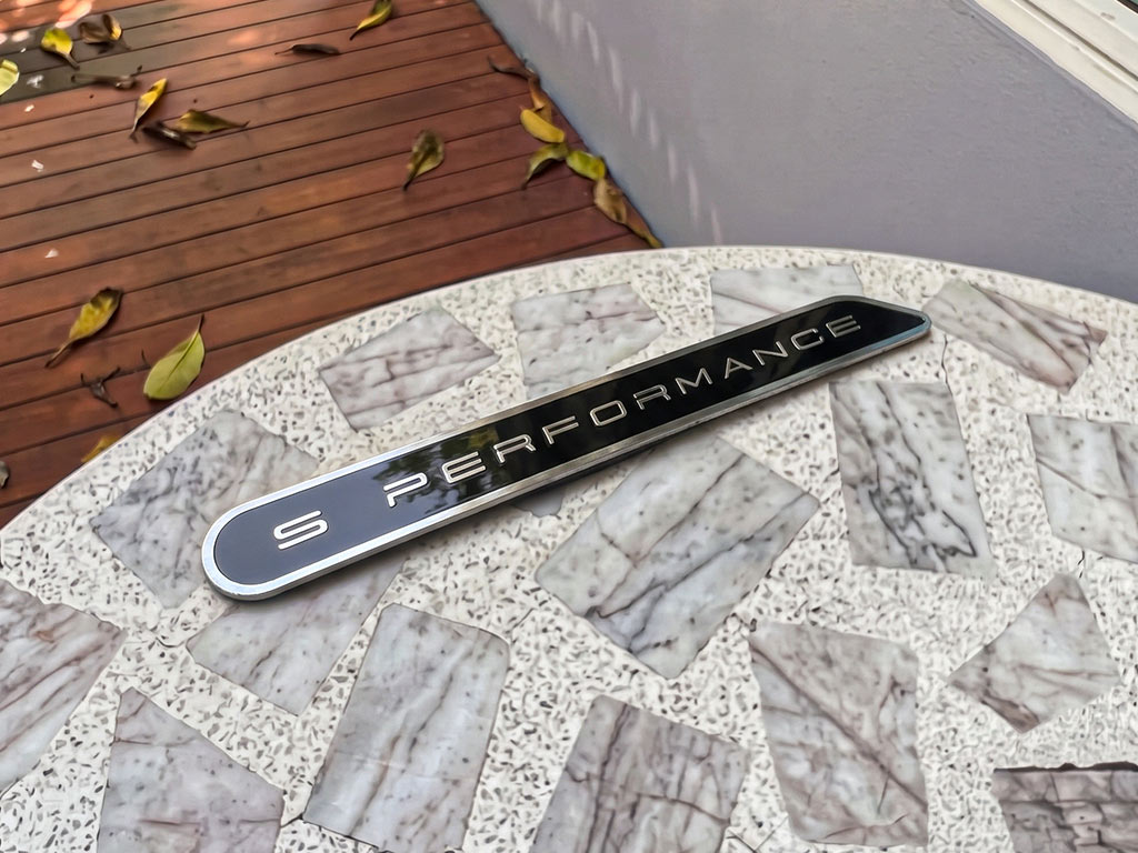 ป้ายเนมเพลทเครื่องจักร Data Plate แผ่นเรียวยาวขอบมน S PERFORMANCE ลบเหลี่ยมคม ปลอดภัย